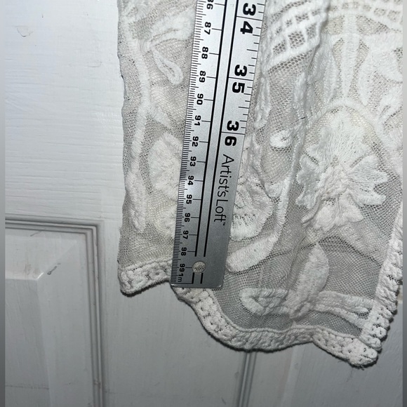 Woman’s Sheet Lace Kimono - Picture 5 of 7